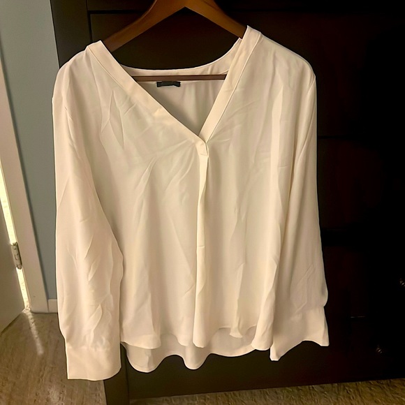 Ann Taylor petite blouse - Picture 1 of 3